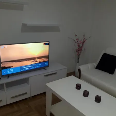 公寓 Apartman Apolon 2 巴尼西卢卡