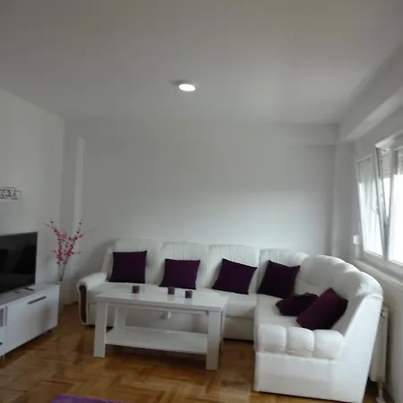 Apartman Apolon 2 * 巴尼西卢卡